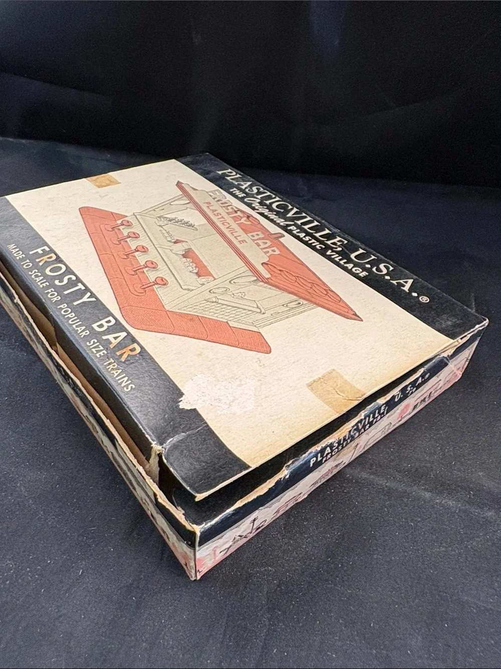 Plasticville Frosty Bar - Vintage Red and Cream Model.  0263